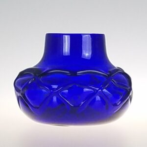 Globular Beaker w/ Chain Decoration